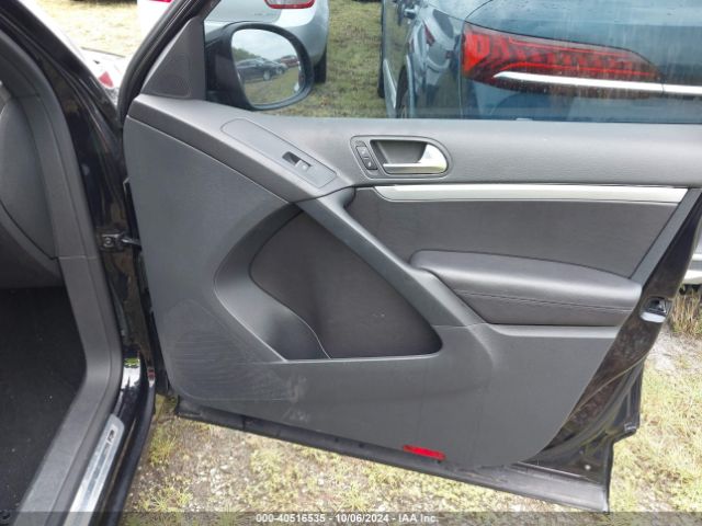 WVGAV7AX9GW055589 Volkswagen Tiguan R-line