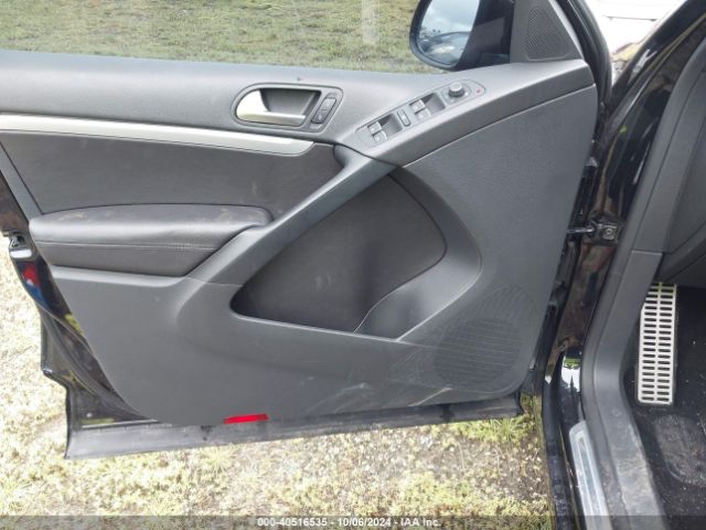 WVGAV7AX9GW055589 Volkswagen Tiguan R-line