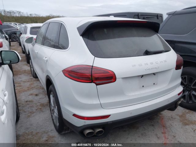 2017 PORSCHE CAYENNE WP1AB2A25HLA51464 Photo 2