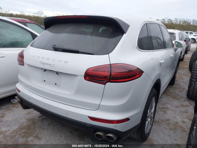 2017 PORSCHE CAYENNE WP1AB2A25HLA51464 Photo 3