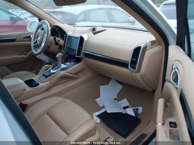 2017 PORSCHE CAYENNE WP1AB2A25HLA51464 Photo 4
