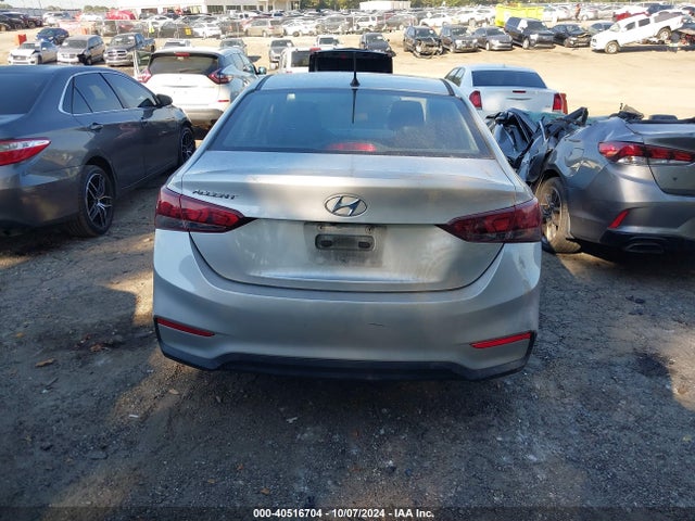 Hyundai ACCENT SE 2018 3KPC24A31JE010309 Image 16