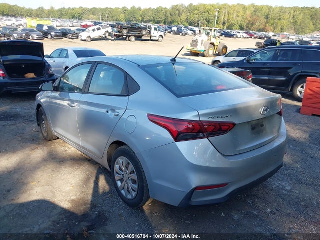 Hyundai ACCENT SE 2018 3KPC24A31JE010309 Image 3