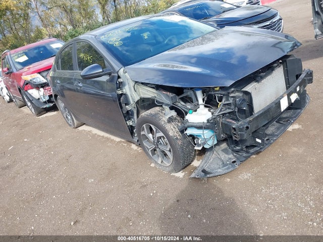 2019 3KPF24AD3KE032108 main image