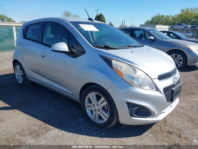 Chevrolet Spark 1lt Cvt 2015 KL8CD6S92FC733537 Image 1