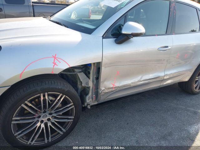 WP1AB2A51HLB18135 Porsche MACAN S