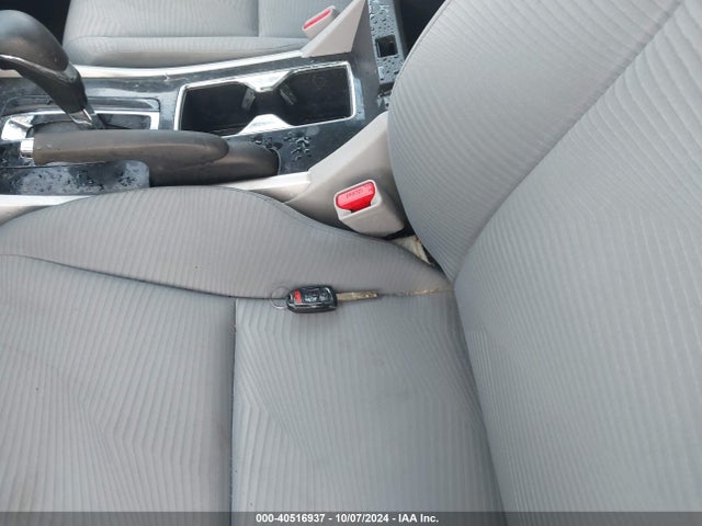 40516937 :رقم المزاد ، 1HGCR2F3XGA194395 vin ، 2016 Honda Accord Lx مزاد بيع