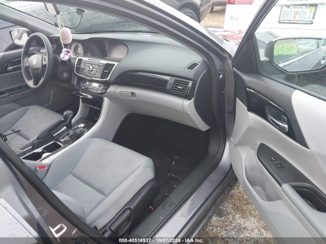 40516937 :رقم المزاد ، 1HGCR2F3XGA194395 vin ، 2016 Honda Accord Lx مزاد بيع