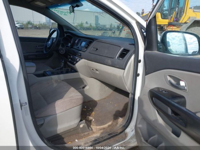 KNDMB5C15F6039153 KIA SEDONA LX