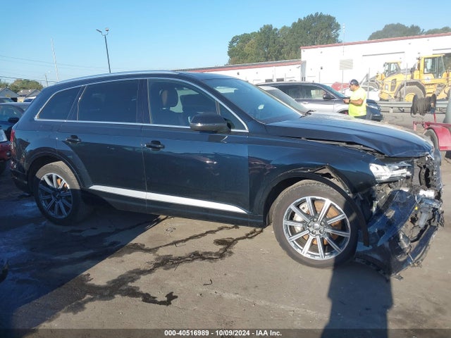 Audi Q7 3.0t Premium 2017 WA1VAAF78HD036353 Image 13