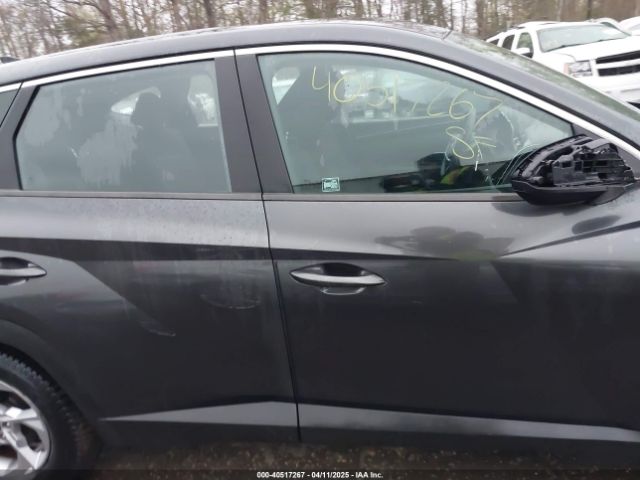5NMJA3AE1NH003932 Hyundai TUCSON SE