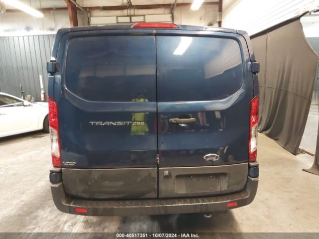 1FTBR1Y88NKA40840 Ford Transit-250 Cargo Van