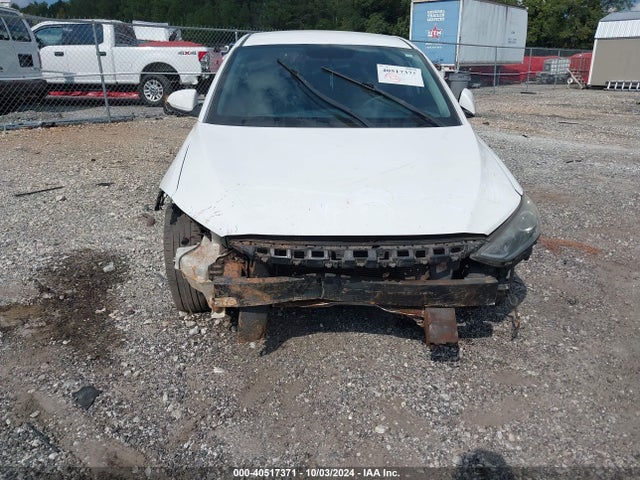 5NPD74LF8HH149923 Hyundai ELANTRA SE
