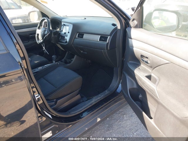 2016 MITSUBISHI OUTLANDER JA4AZ3A37GZ050186 Photo 4