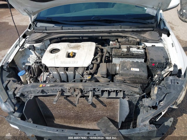 5NPD84LF1JH285006 Hyundai ELANTRA SEL