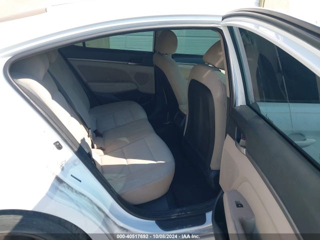 5NPD84LF1JH285006 Hyundai ELANTRA SEL