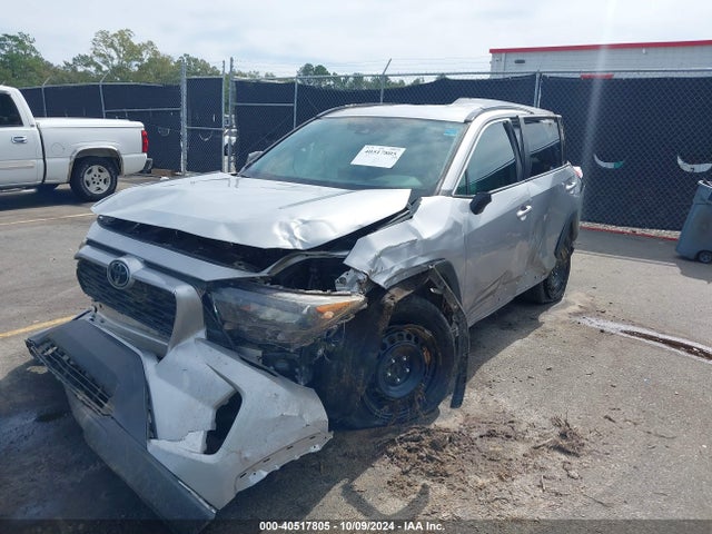 Toyota RAV4 LE 2019 2T3H1RFV4KW029006 Image 2