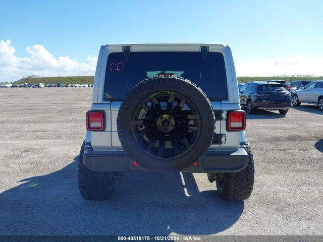 1C4HJXEN6NW251400 Jeep Wrangler Unlimited Sahara 4x4