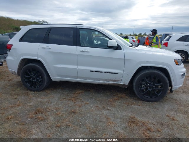 1C4RJEAG8NC154099 Jeep Grand Cherokee Wk Laredo X 4x2