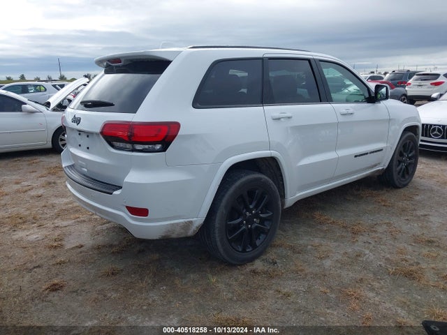 1C4RJEAG8NC154099 Jeep Grand Cherokee Wk Laredo X 4x2