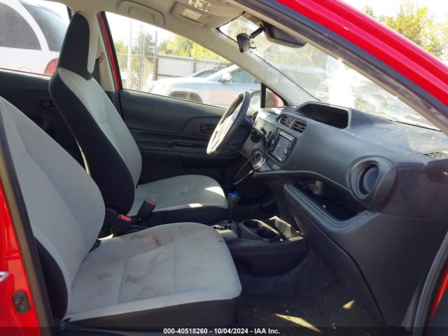 JTDKDTB35H1595424 Toyota Prius C One