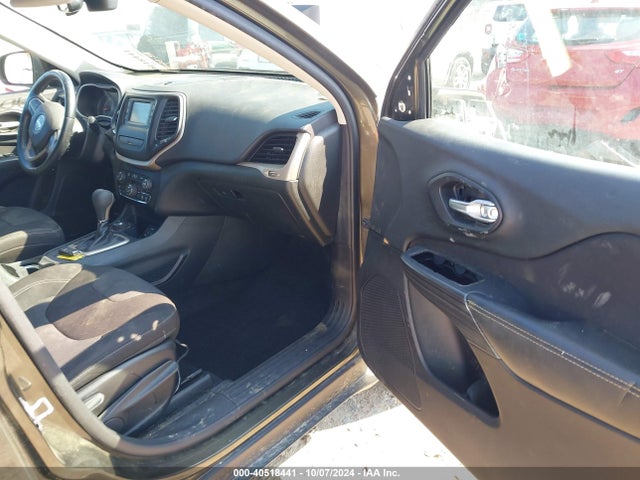 Jeep Cherokee Latitude 2015 1C4PJMCS2FW615638 Image 5
