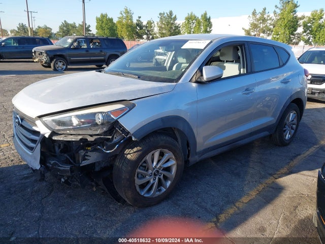 Hyundai TUCSON SE 2017 KM8J23A45HU441768 Image 2