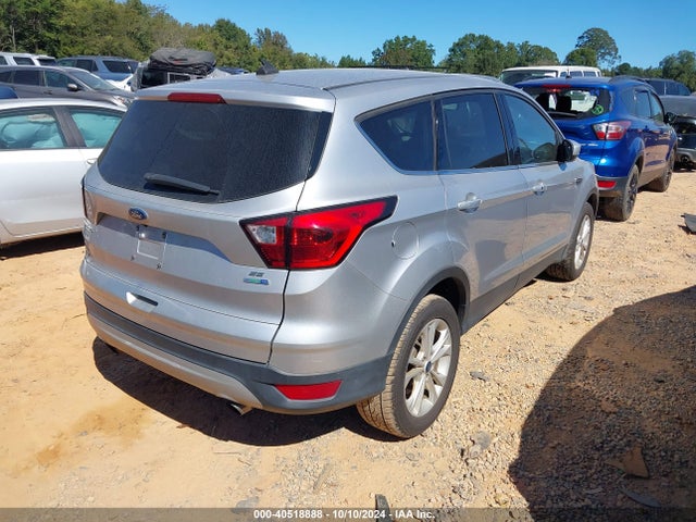 Ford ESCAPE SE 2019 1FMCU9GD2KUA48797 Image 4