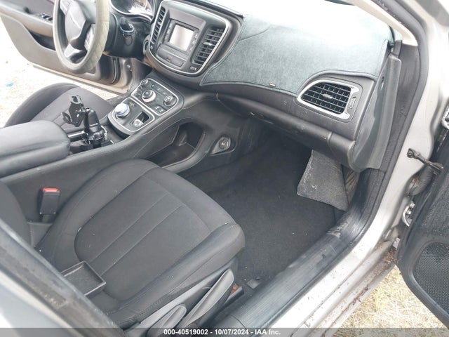 Chrysler 200 Limited 2015 1C3CCCAB7FN648991 Image 5