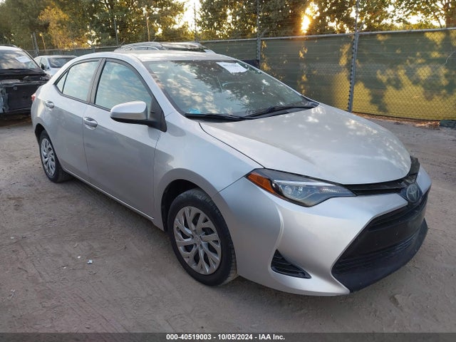 Toyota COROLLA LE 2018 5YFBURHEXJP814133 Image 1