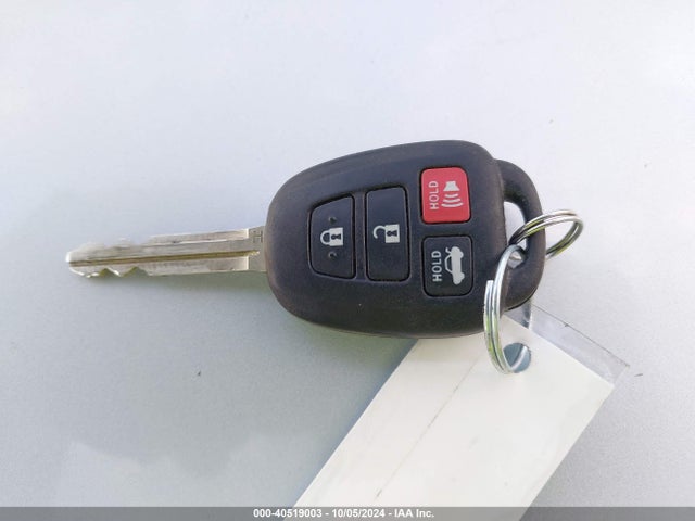 Toyota COROLLA LE 2018 5YFBURHEXJP814133 Image 11