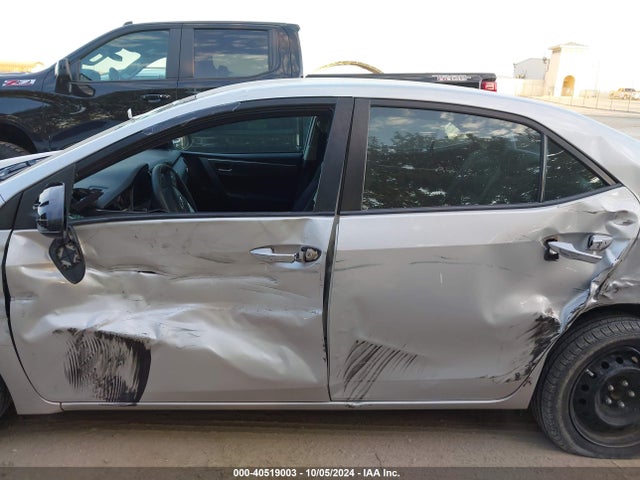 Toyota COROLLA LE 2018 5YFBURHEXJP814133 Image 15