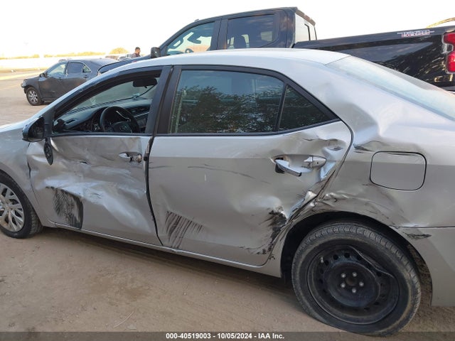Toyota COROLLA LE 2018 5YFBURHEXJP814133 Image 6