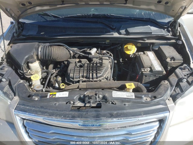 2C4RC1GG9ER115250 Chrysler Town & Country Limited
