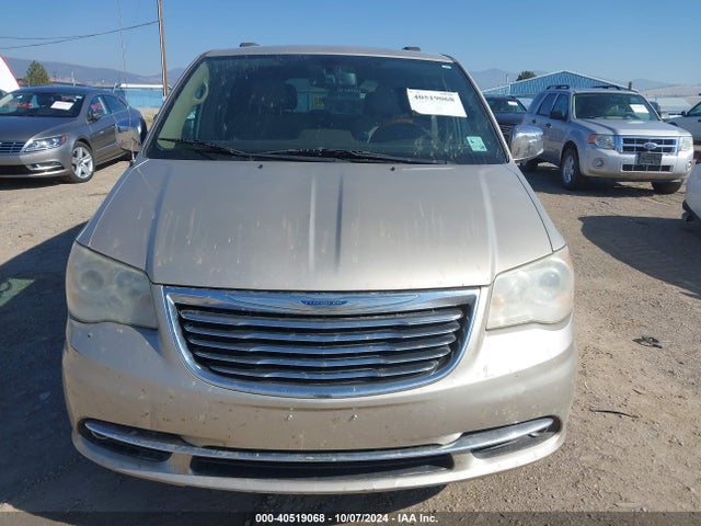 2C4RC1GG9ER115250 Chrysler Town & Country Limited