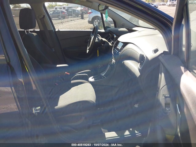 Chevrolet TRAX LS 2019 3GNCJNSB9KL261503 Image 5