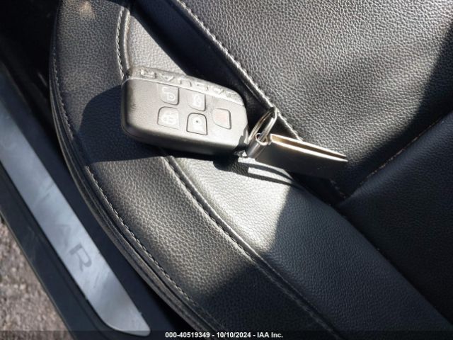 SAJBD4FX9JCY59338 Jaguar Xf 25t Premium