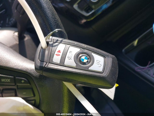 BMW 320i 2016 WBA8A9C59GK618909 Image 11