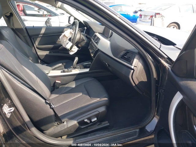 BMW 320i 2016 WBA8A9C59GK618909 Image 5