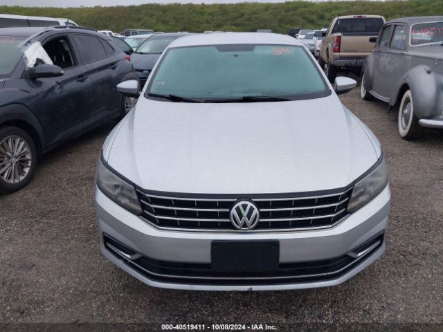1VWAT7A38GC013842 Volkswagen Passat 1.8t S
