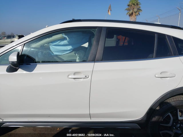 Subaru CROSSTREK HYBRID 2019 JF2GTDNC7KH300740 Image 14