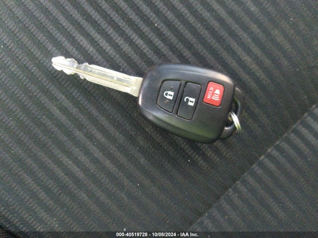 Toyota RAV4 LE 2018 2T3BFREV1JW781642 Image 11