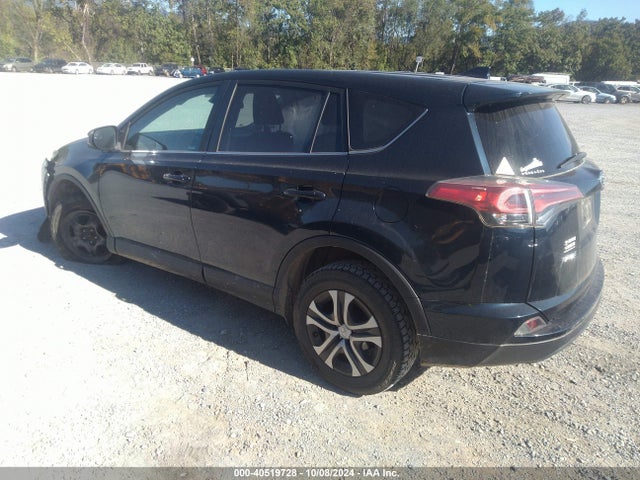 Toyota RAV4 LE 2018 2T3BFREV1JW781642 Image 3