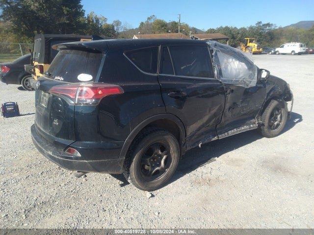 Toyota RAV4 LE 2018 2T3BFREV1JW781642 Image 4
