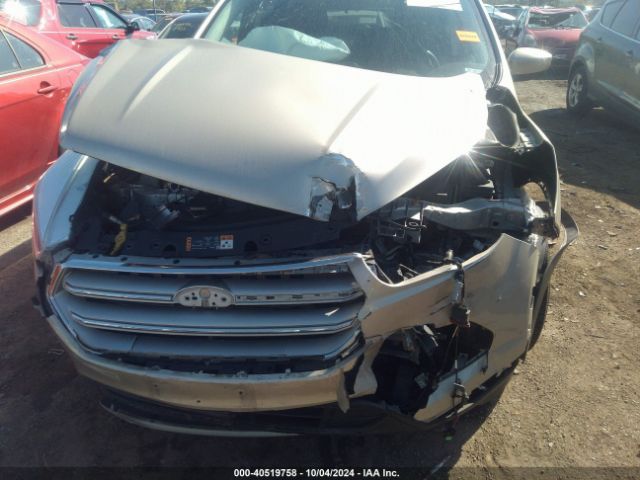 1FMCU0GD1JUC30582 Ford ESCAPE SE