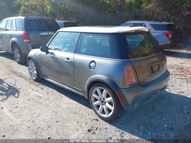 2002 MINI COOPER S WMWRE33422TD52605 Photo 2