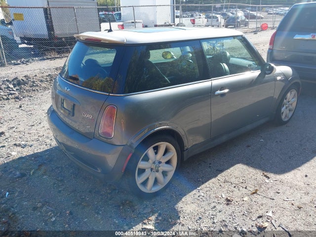 2002 MINI COOPER S WMWRE33422TD52605 Photo 3