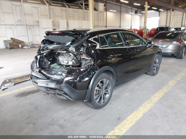 SJKCH5CR8JA048786 Infiniti Qx30 Premium