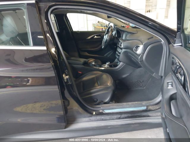 SJKCH5CR8JA048786 Infiniti Qx30 Premium
