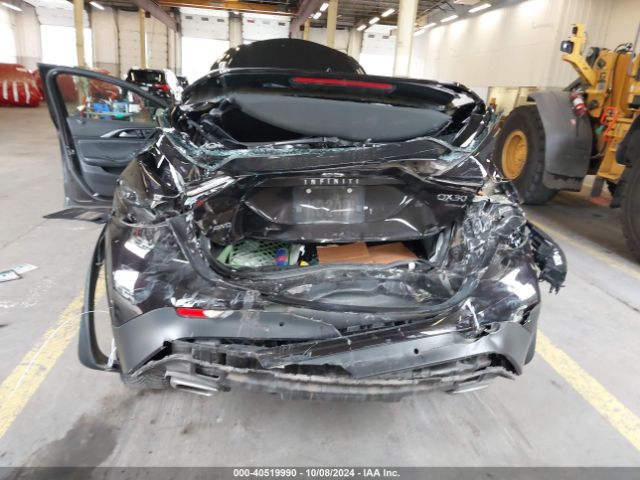 SJKCH5CR8JA048786 Infiniti Qx30 Premium